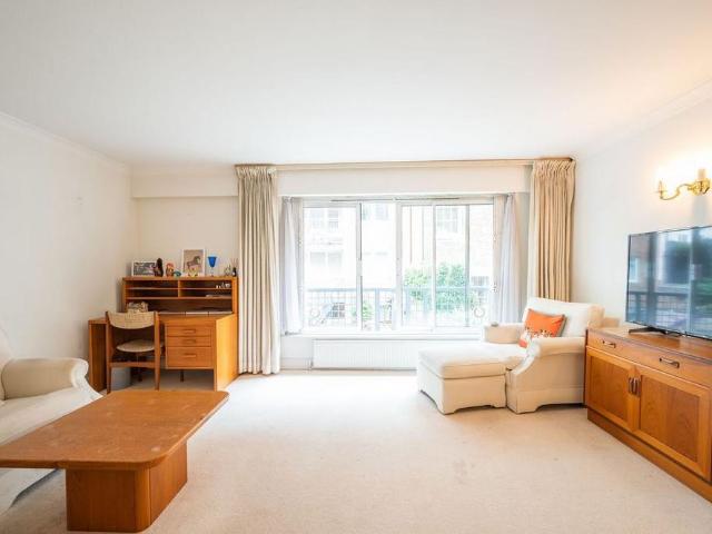 Apartment for rent in Mayfair, Greater London