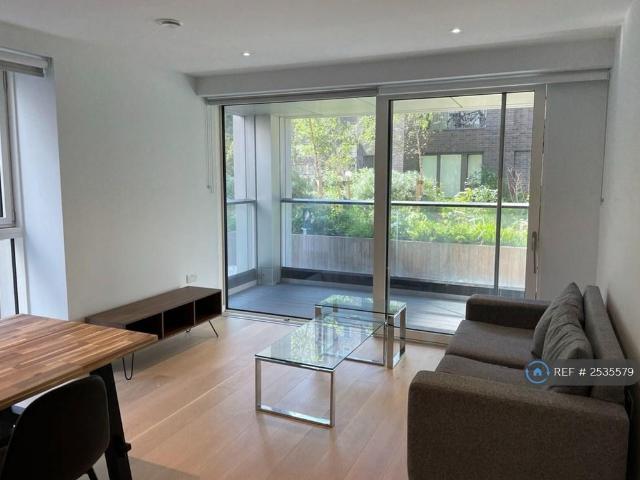 Flat for rent in Elephant and Castle, Greater London