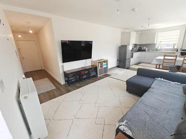 Flat for rent in Southgate, Greater London