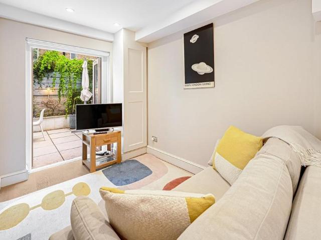 Apartment for rent in Pimlico, Greater London