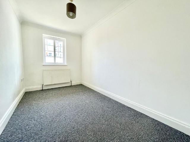Apartment for rent in Cliftonville West, Acol