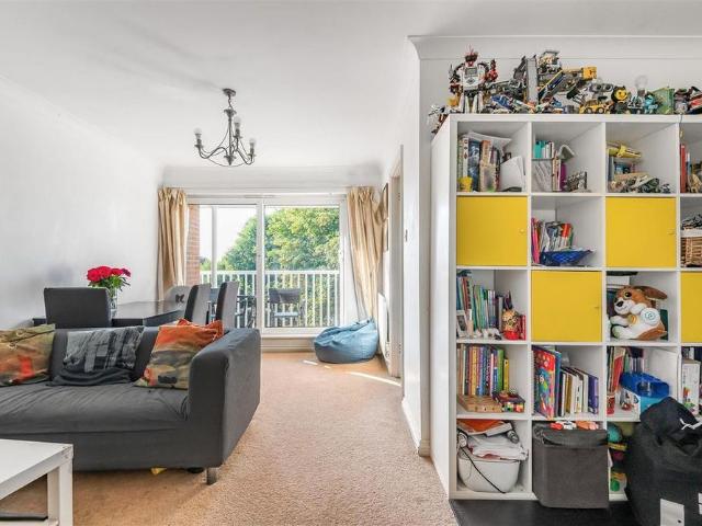 Apartment for rent in Surbiton, Greater London