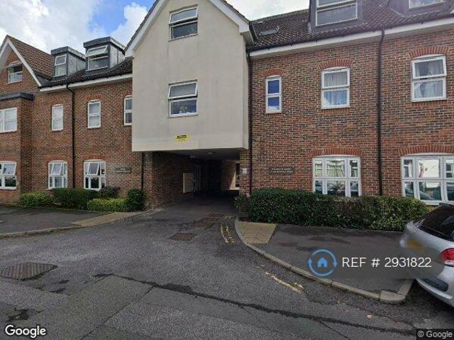 Flat for rent in Red Hill, Surrey