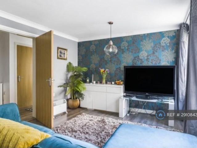 Apartment for rent in Penhill, Swindon