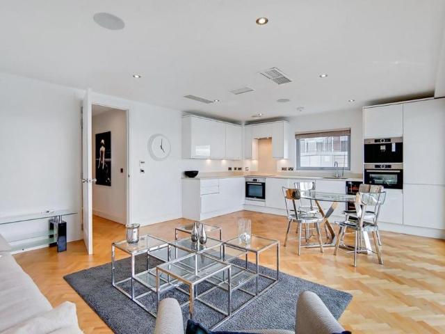 Apartment for rent in St. George in the East, Greater London