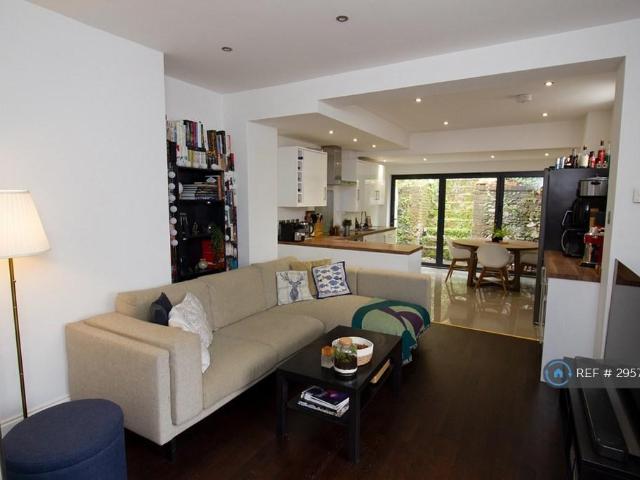 Flat for rent in Charlotteville, Westborough