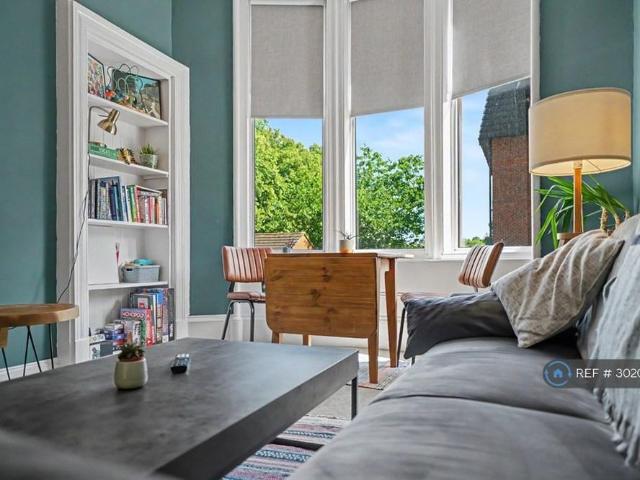 Apartment for rent in Broomhill, Scotland