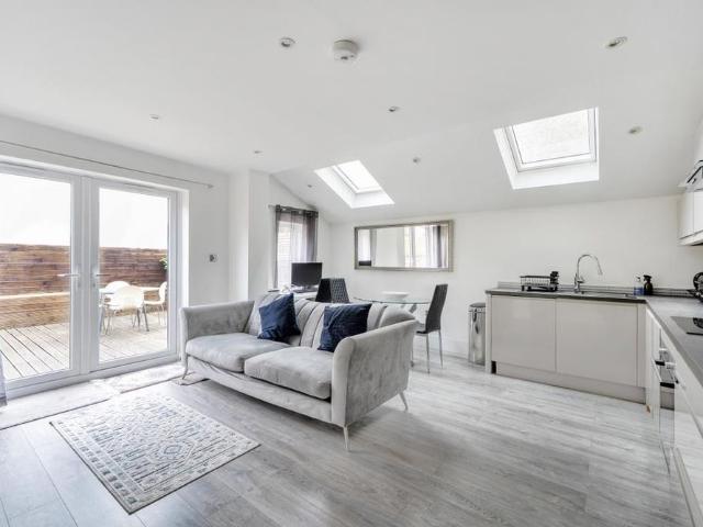 Apartment for rent in Maida Hill, Greater London