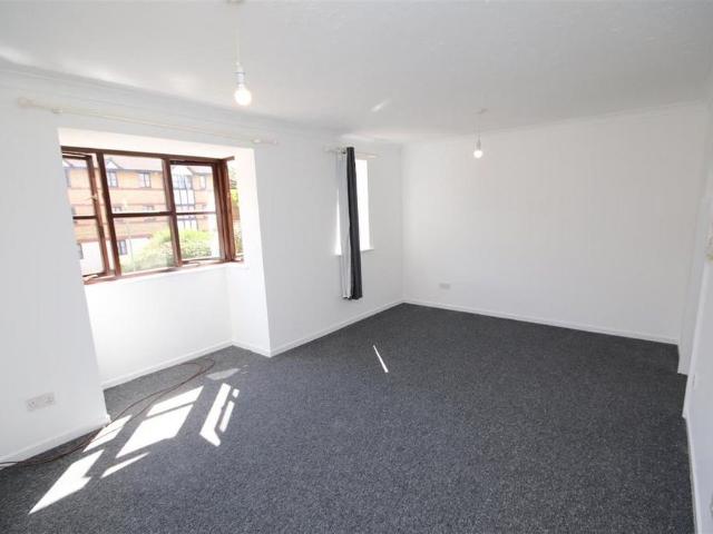 Apartment for rent in Stone, Monks Orchard