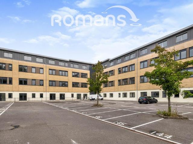 Flat for rent in Heol-las, Surrey