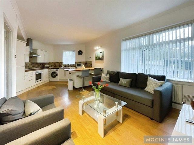 Apartment for rent in Falcon Lodge, Wales