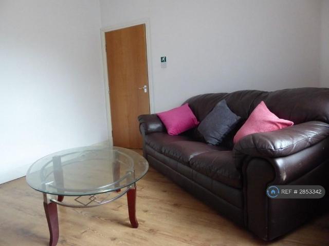 Apartment for rent in Cowlersley, West Yorkshire
