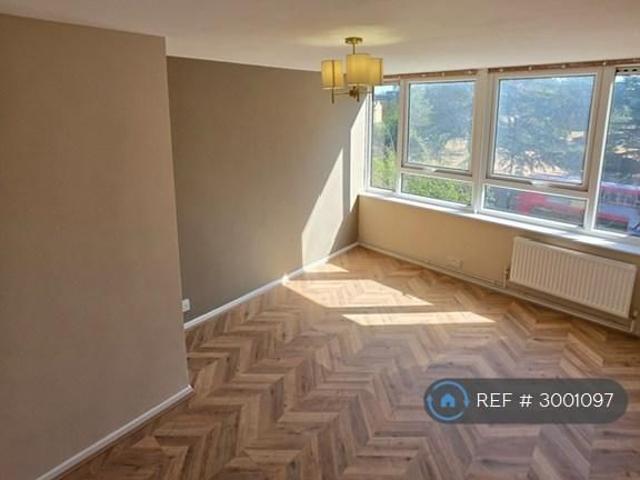 Apartment for rent in Longlands, Halfway Street