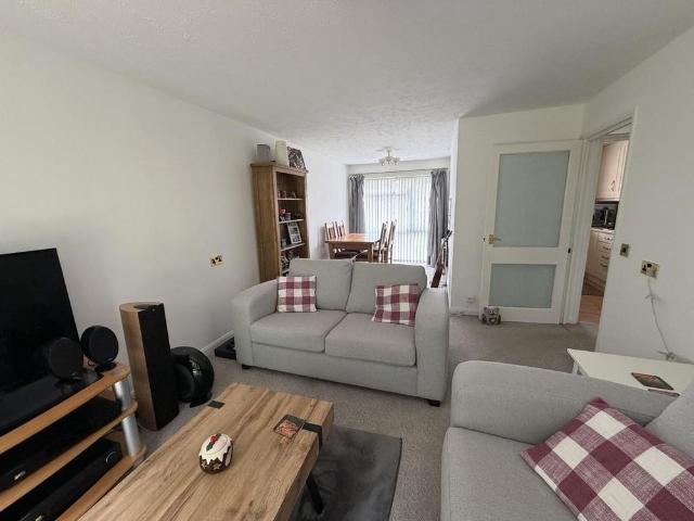 Apartment for rent in Cross In Hand, East Sussex