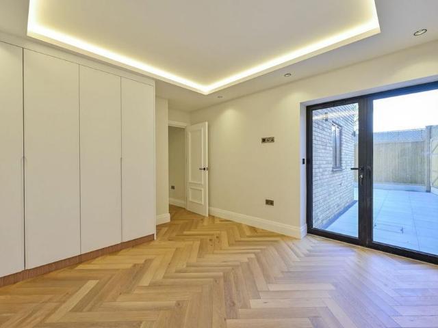 Apartment for rent in London Borough of Merton, Greater London