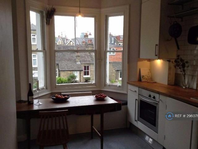 Flat for rent in London Borough of Lewisham, Ladywell