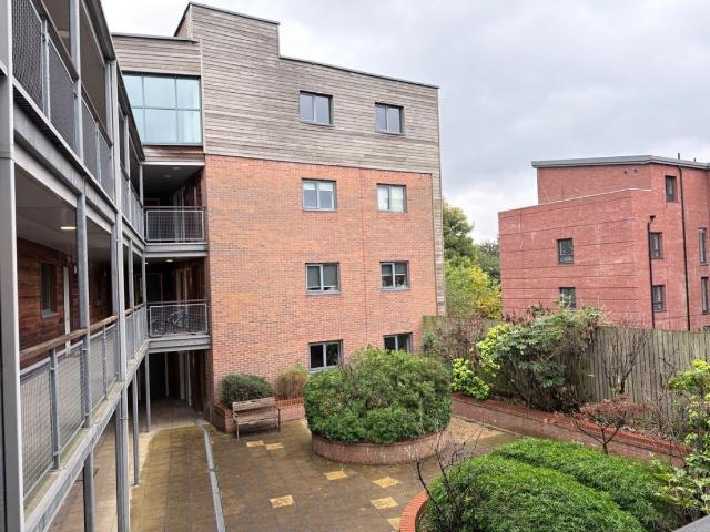 Apartment for rent in Chorlton-cum-Hardy, Manchester
