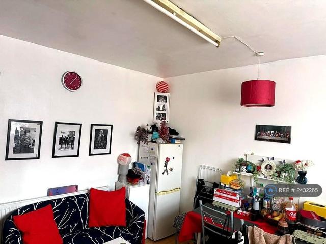 Apartment for rent in London Borough of Hounslow, Osterley