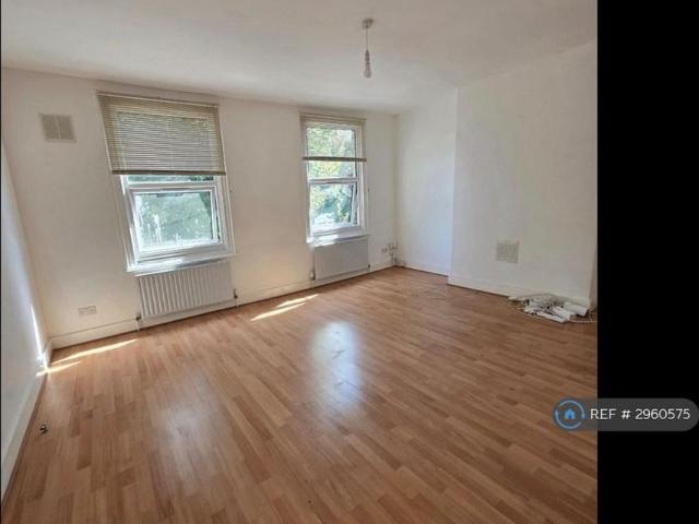 Apartment for rent in Seven Sisters, Greater London