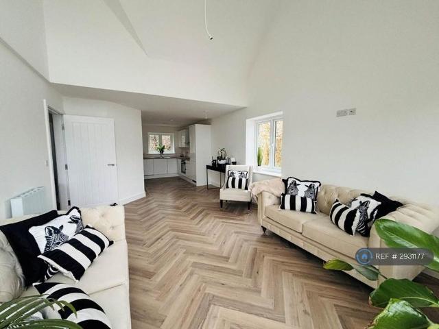 Apartment for rent in Waddicar, Sefton
