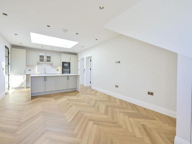 Apartment for rent in London Borough of Merton, Greater London