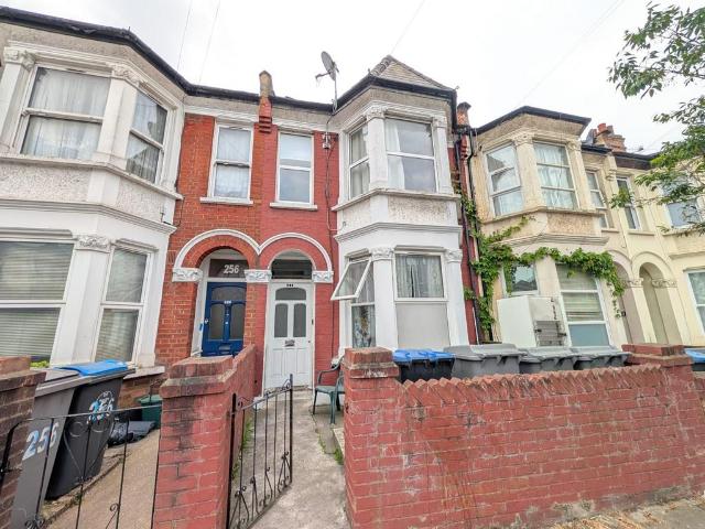Flat for rent in Dollis Hill, Isle Of Man
