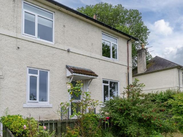 Flat for rent in Cardwell Bay, Gourock