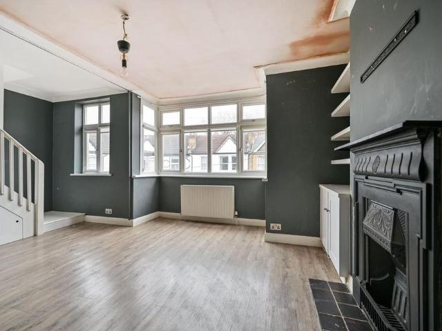 Apartment for rent in London Borough of Merton, Greater London