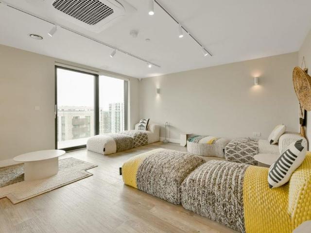 Apartment for rent in London Borough of Hounslow, Greater London