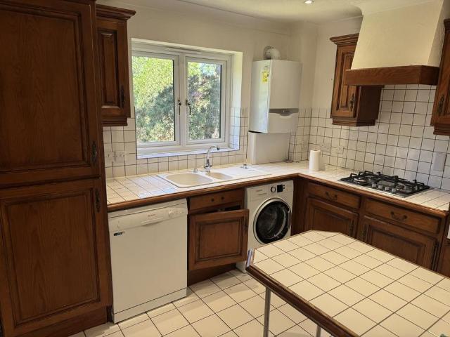 Apartment for rent in Strawberry Hill, Greater London