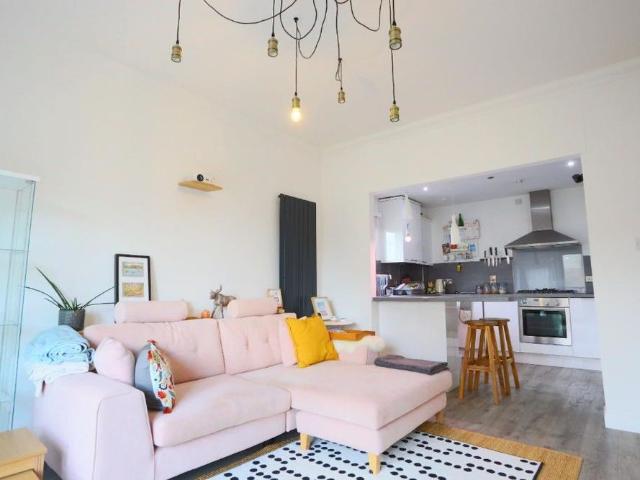 Apartment for rent in Ladywell, Dedridge
