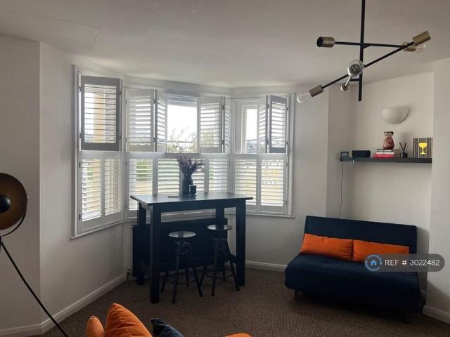 Apartment for rent in Westbrook, Acol
