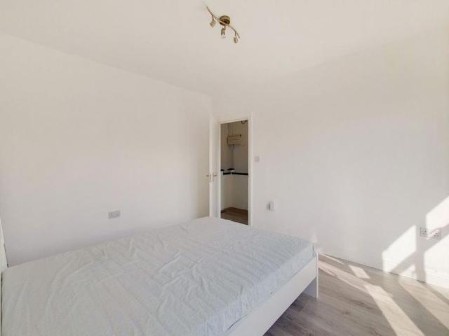 Apartment for rent in London Borough of Merton, Greater London