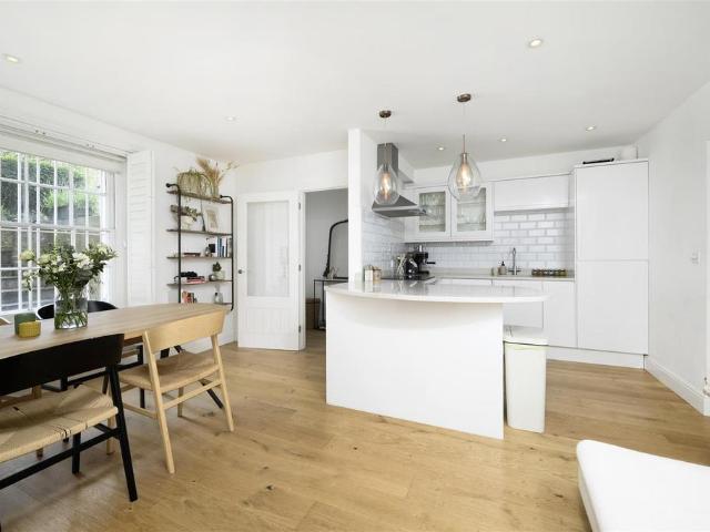 Flat for rent in Paddington, Isle Of Man