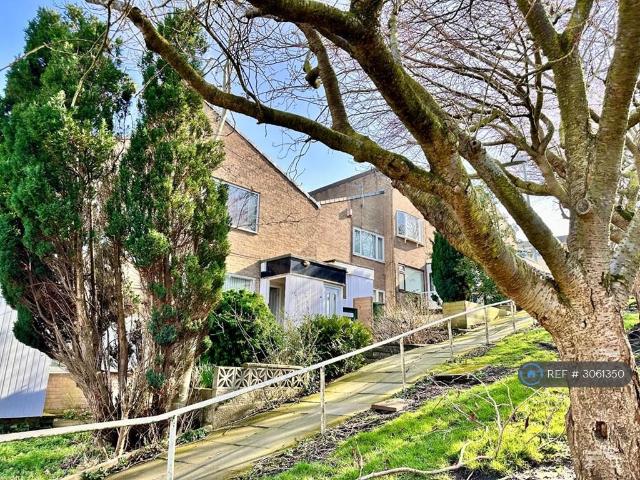 Flat for rent in Whickham, Gateshead