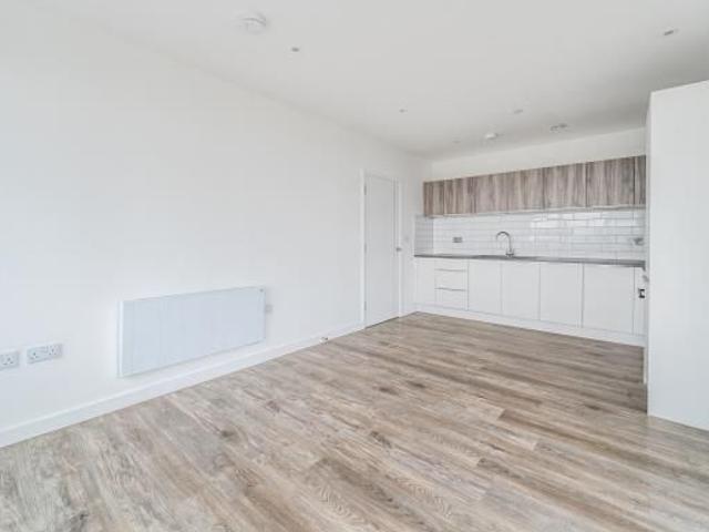 Apartment for rent in Birch Green, Lower Halliford