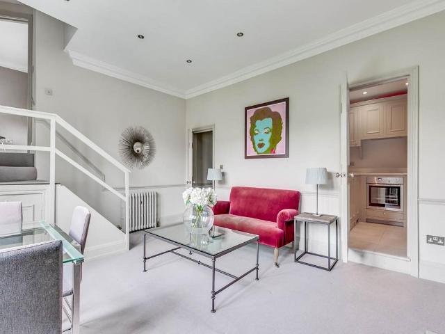 Flat for rent in Earl's Court, Greater London