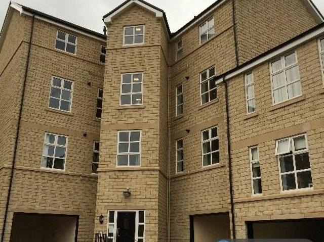 Flat for rent in Thornton, West Yorkshire