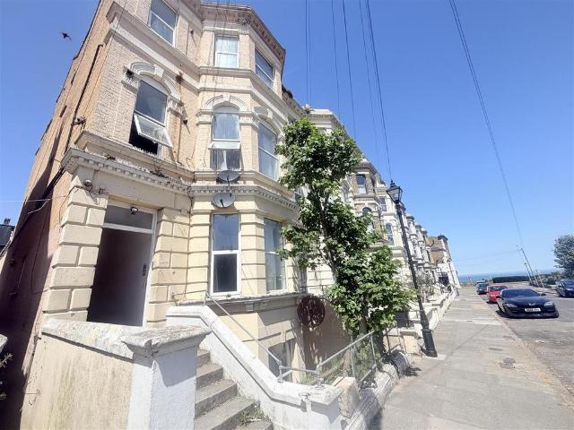 Flat for rent in Cliftonville West, Acol