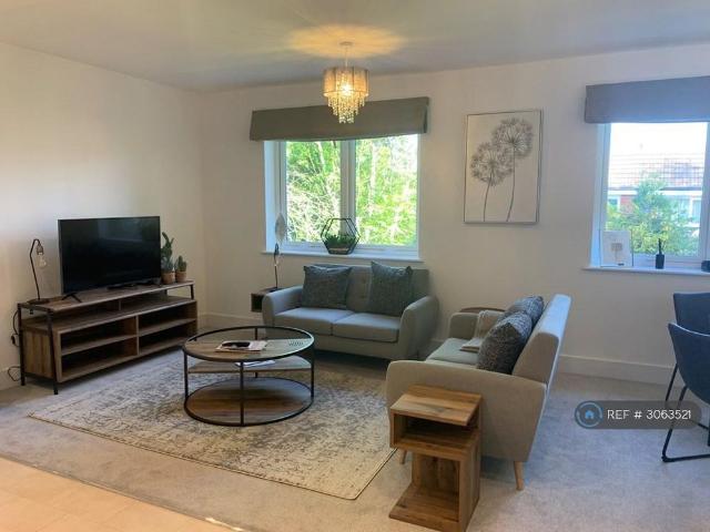 Apartment for rent in Bagshot Green, Surrey Heath
