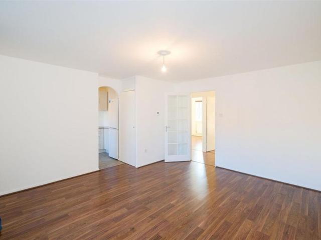 Apartment for rent in London Borough of Enfield, Greater London
