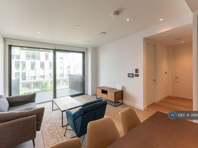 Flat for rent in Nine Elms, Greater London