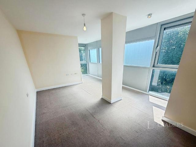Flat for rent in Lowfield, South Yorkshire