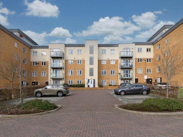 Flat for rent in Elstree and Borehamwood, Borehamwood