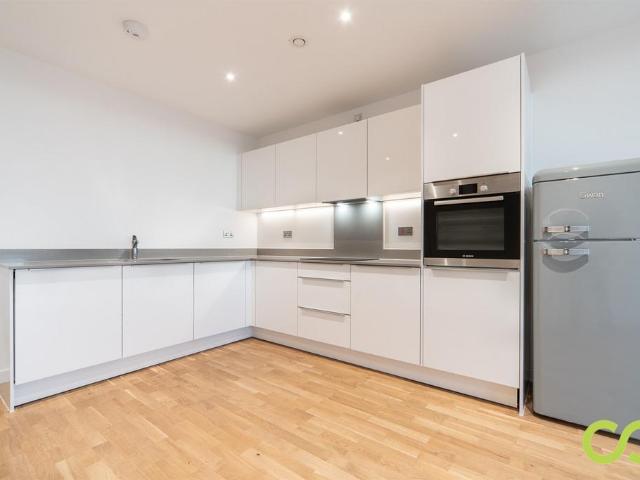 Flat for rent in Chatterton Village, Greater London