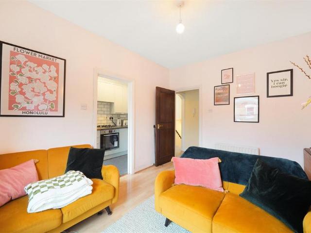 Flat for rent in Brixton, Greater London