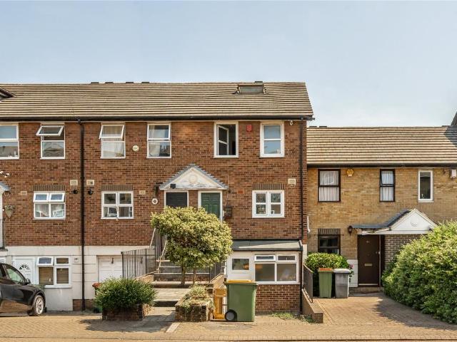 Flat for rent in Canning Town, Greater London