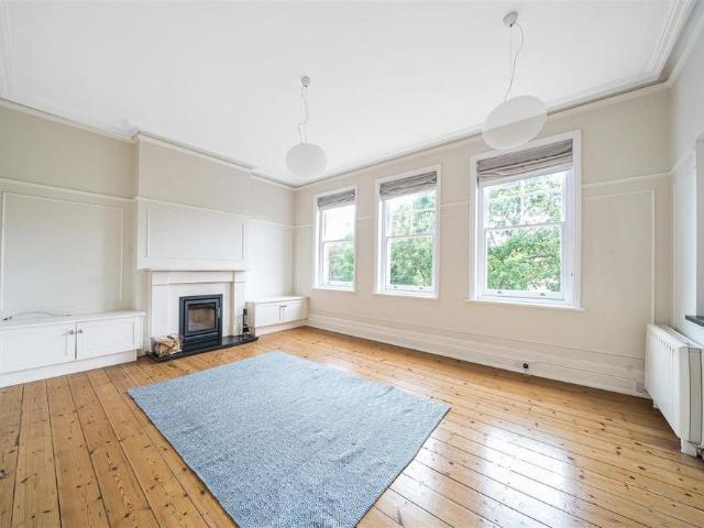 Apartment for rent in Royal Borough of Kingston upon Thames, Greater London