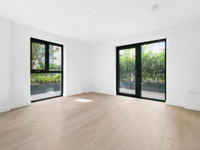 Flat for rent in Woodberry Down, Stamford Hill