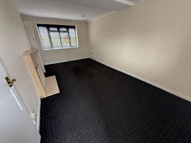 Apartment for rent in Marks Gate, Greater London